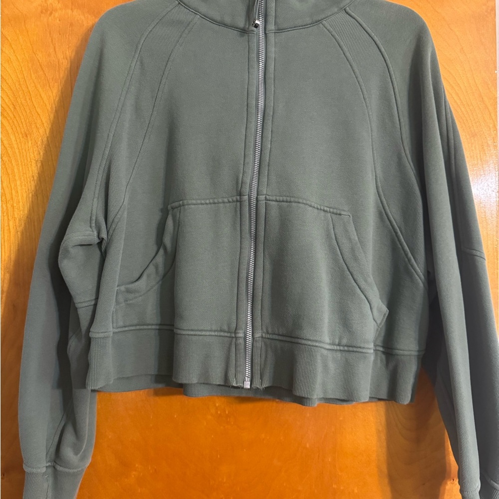 Lulu Lemon Scuba Cropped Full Zip-up in Grey Eucalyptus